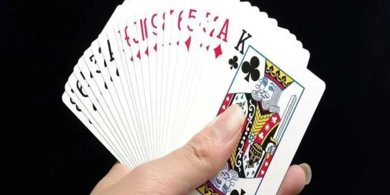 Thủ thuật chia bài Liêng hiệu quả